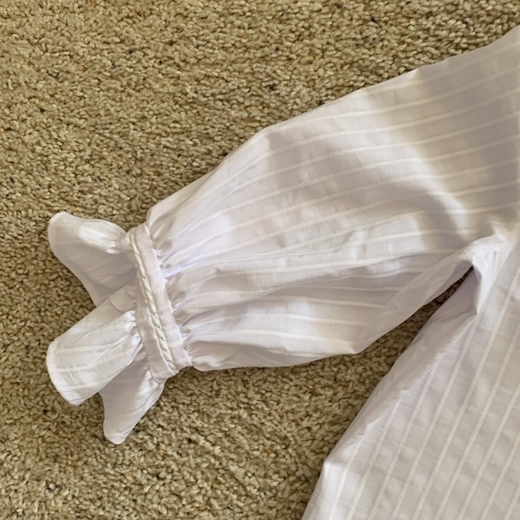 ZARA Top w/Ruffles - Picture 3 of 11